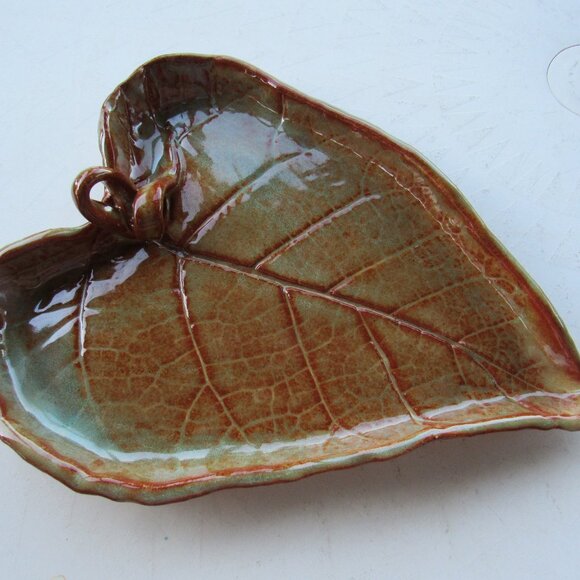 Large Green and Brown Pottery Leaf Tray
